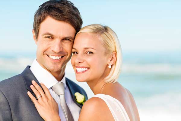 Make Your Smile Dazzling For Your Wedding