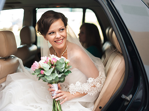 Make Your Smile Dazzling For Your Wedding